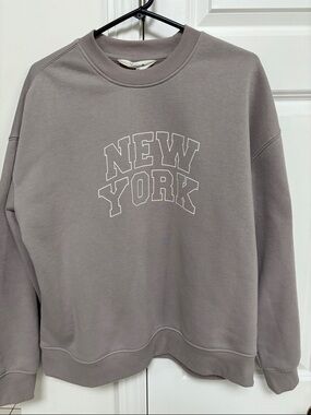 Primark Beige Crewneck “New York” Sweatshirt